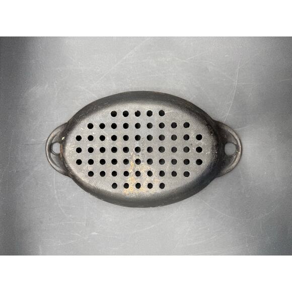 Vintage Oval Cast Iron Grilling Pan - 6”x6” - Picture 5 of 8